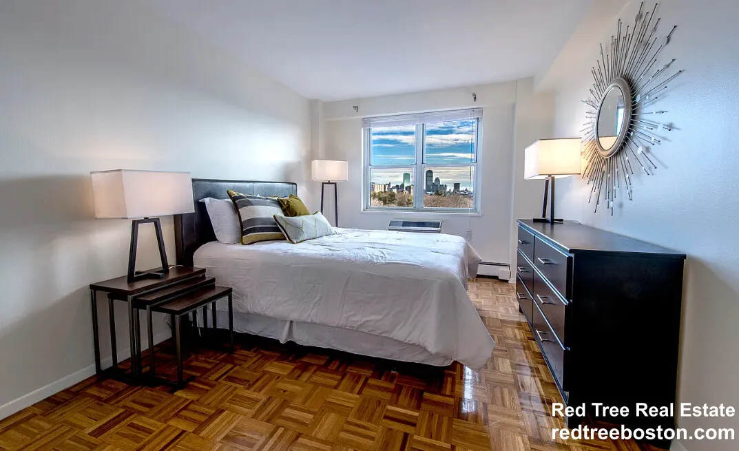 175 Freeman St, North Brookline