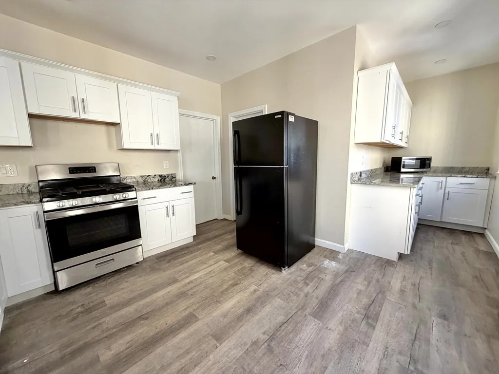 21 Oakland Ave, Everett