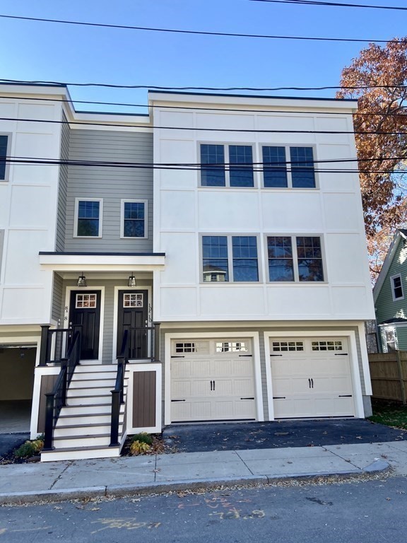 8 Maplewood St, West Roxbury