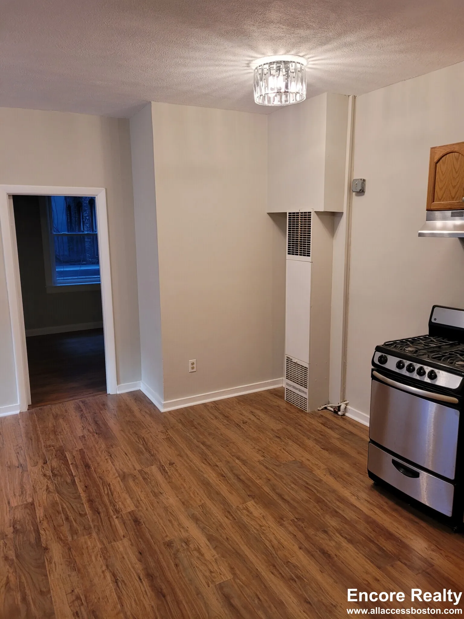 145 Endicott St, North End