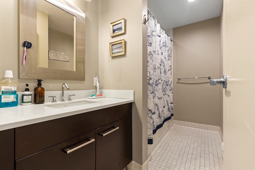 88 Kingston St, Downtown