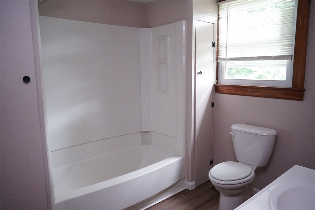 20 Bolton Pl, Bridgewater