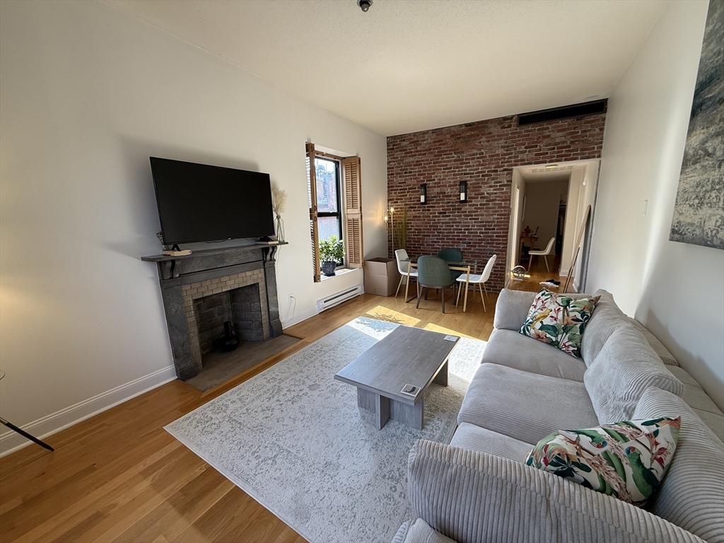 160 Commonwealth, Back Bay