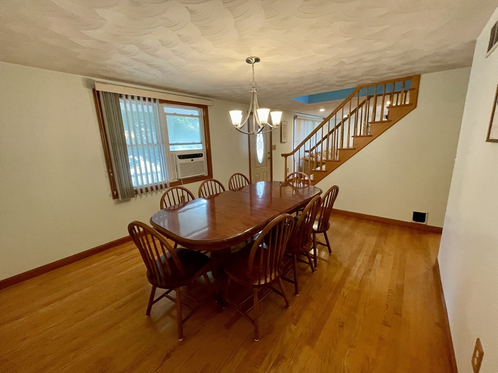 871 King St, Fall River