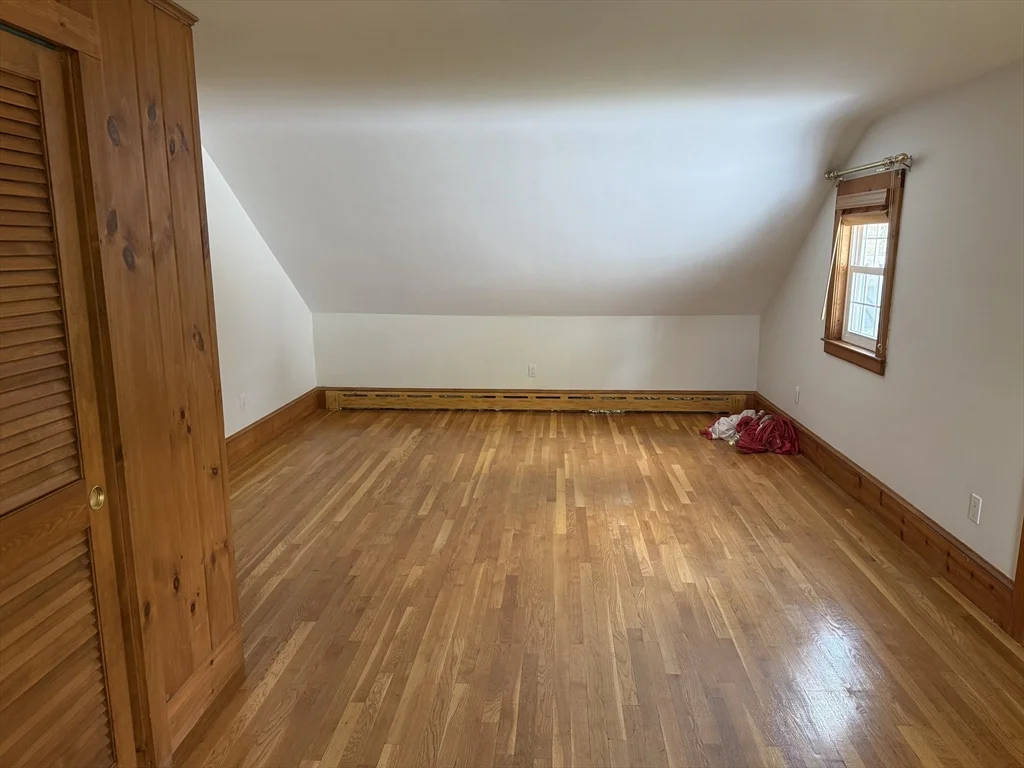 3 Crescent St, West Bridgewater