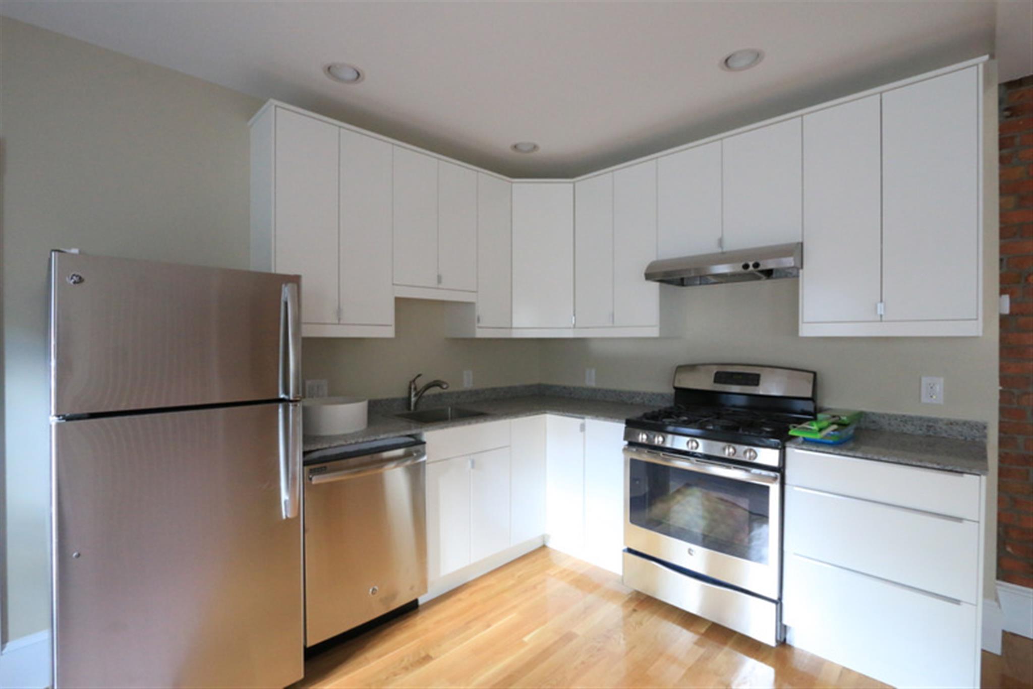 18 Chandler St, Tufts