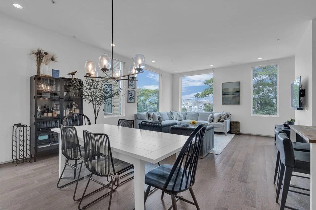 537 E 1st St, South Boston