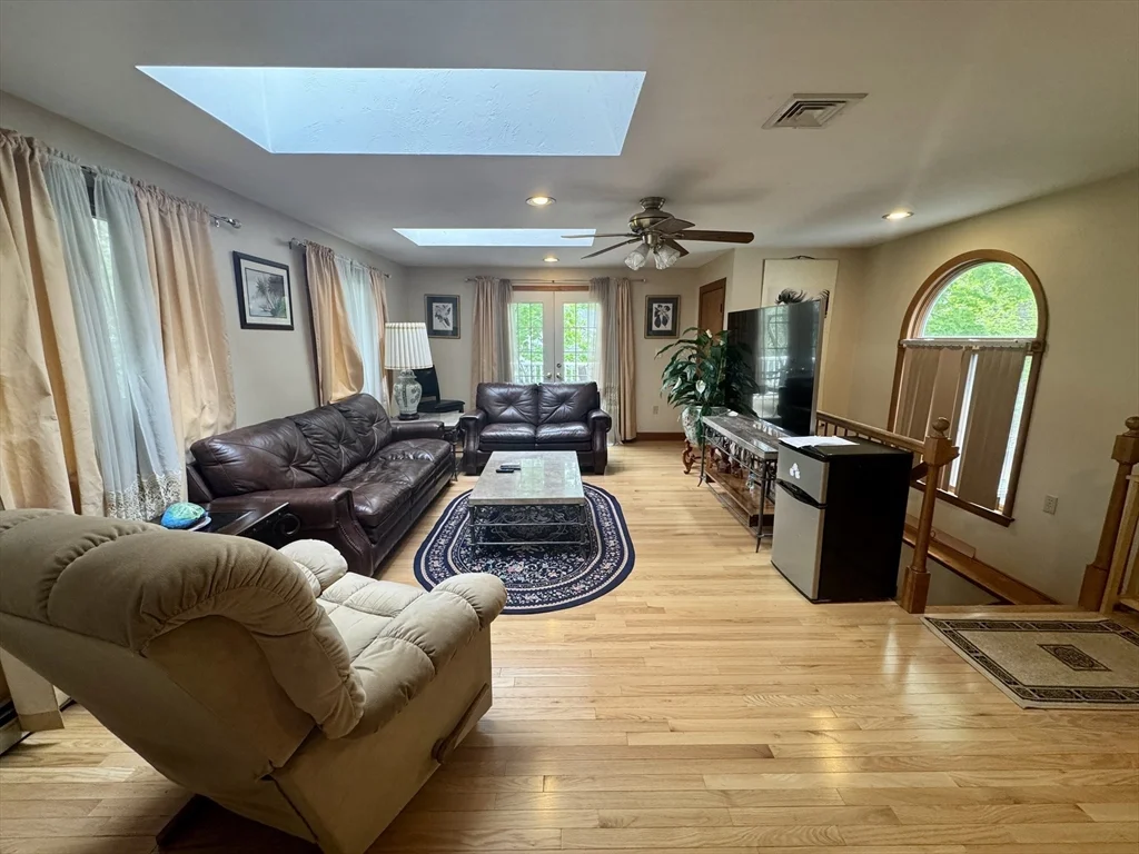 328 Blue Hill Ave, Milton