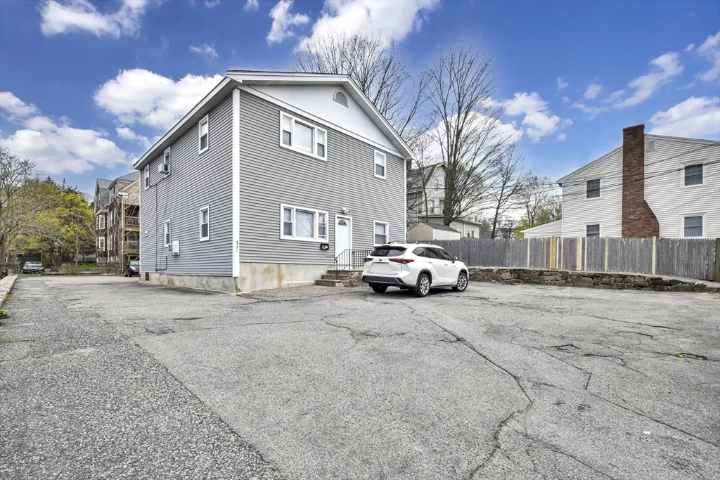 192 Fairmount Ave, Hyde Park