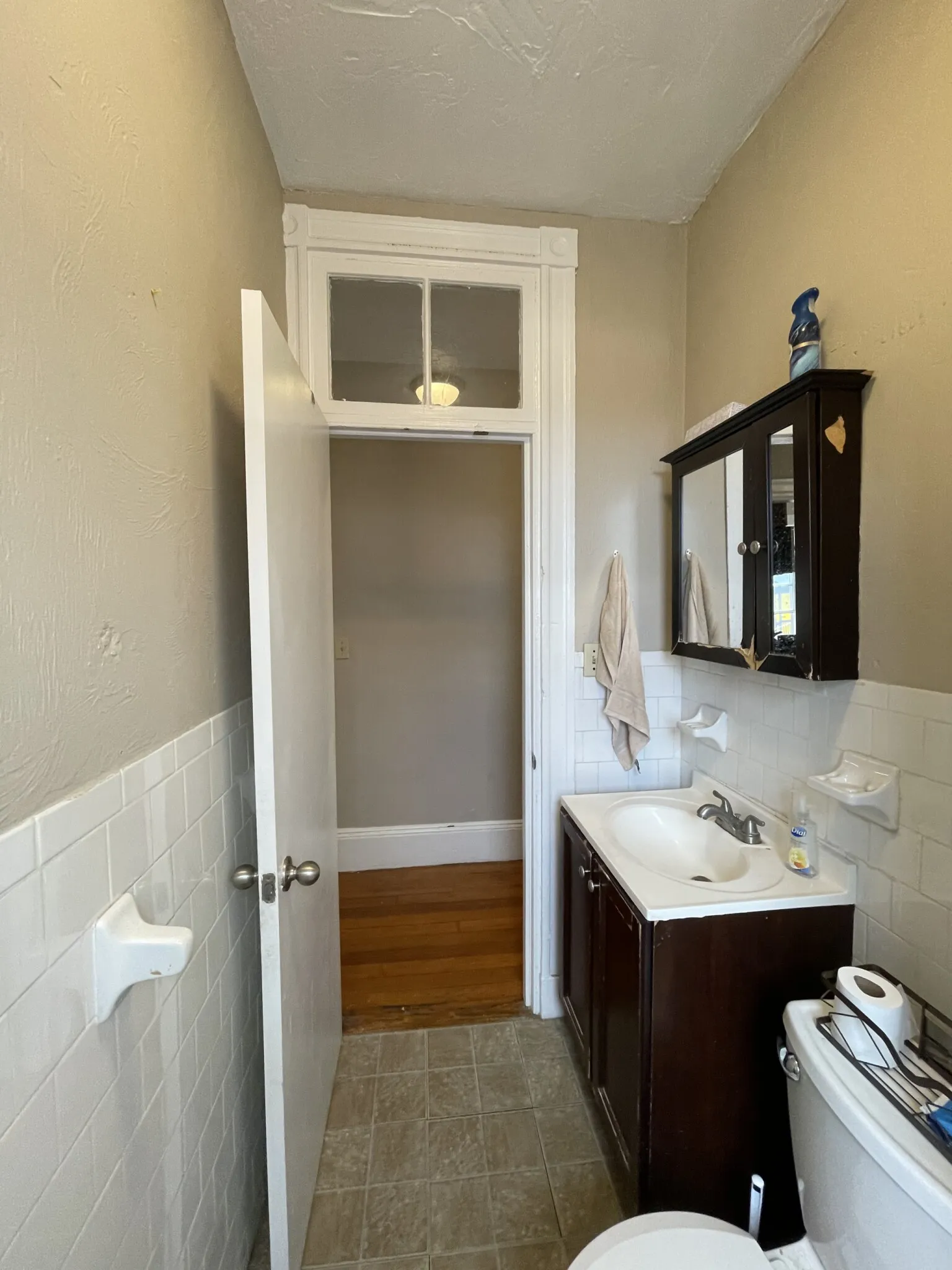 8 Sunset St, Mission Hill