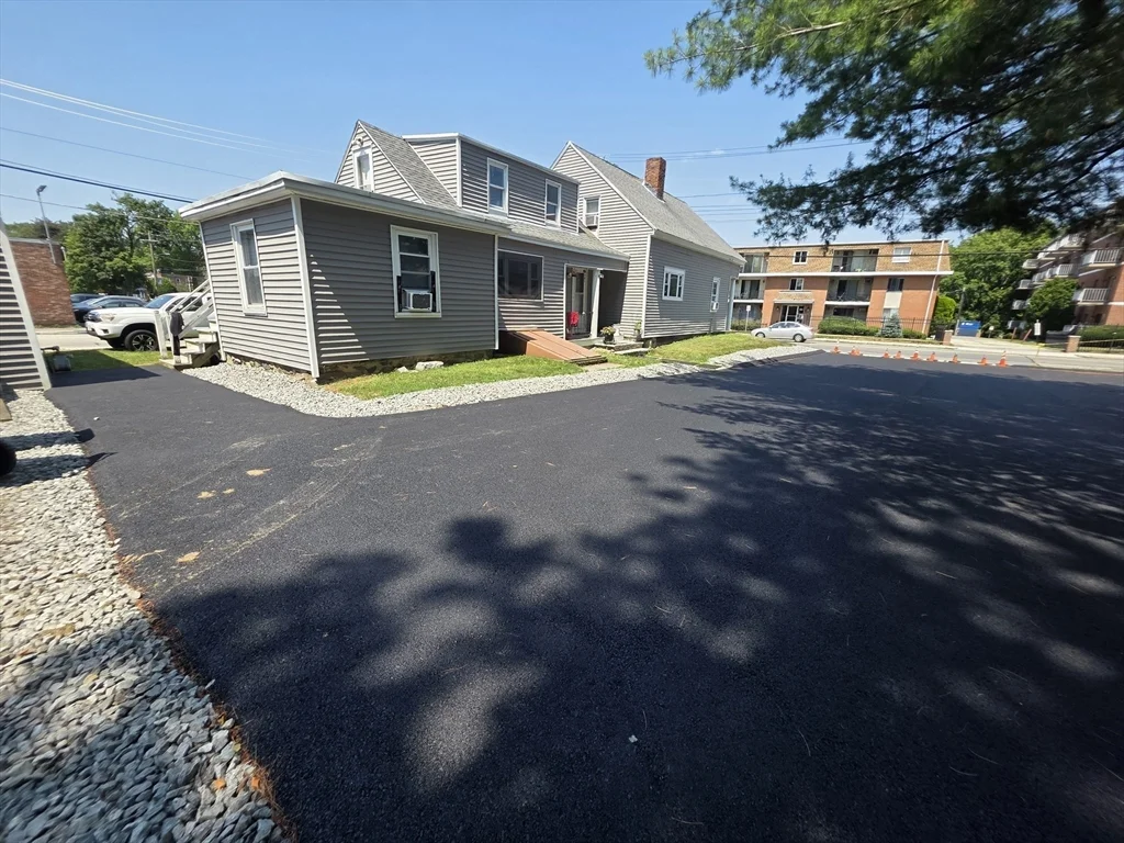 154 Pleasant St, Marlborough