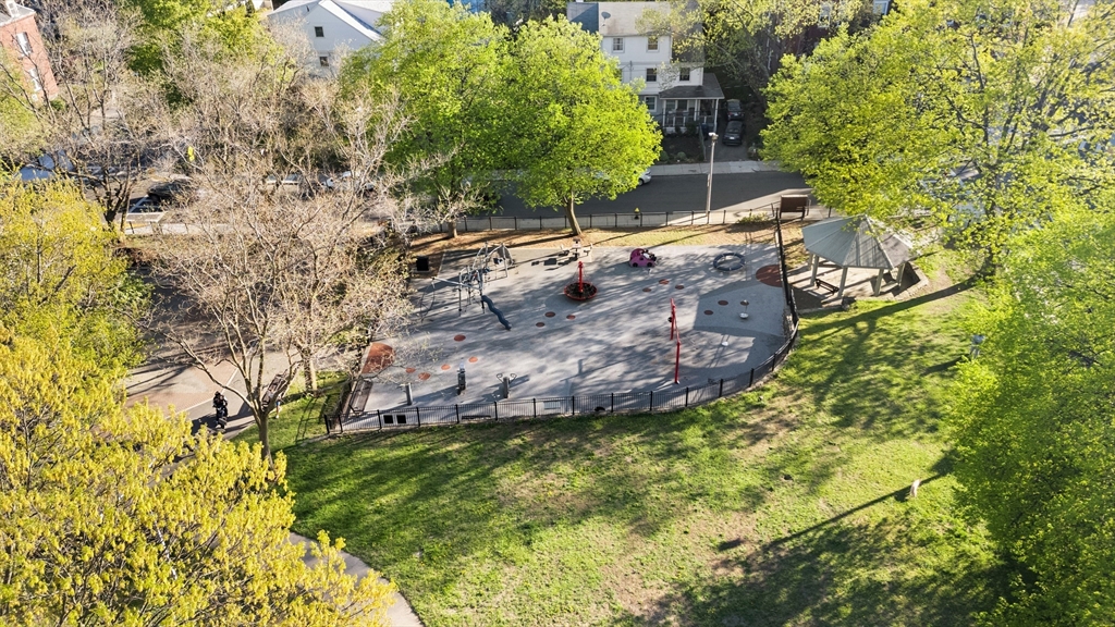 86 Winthrop St, Roxbury