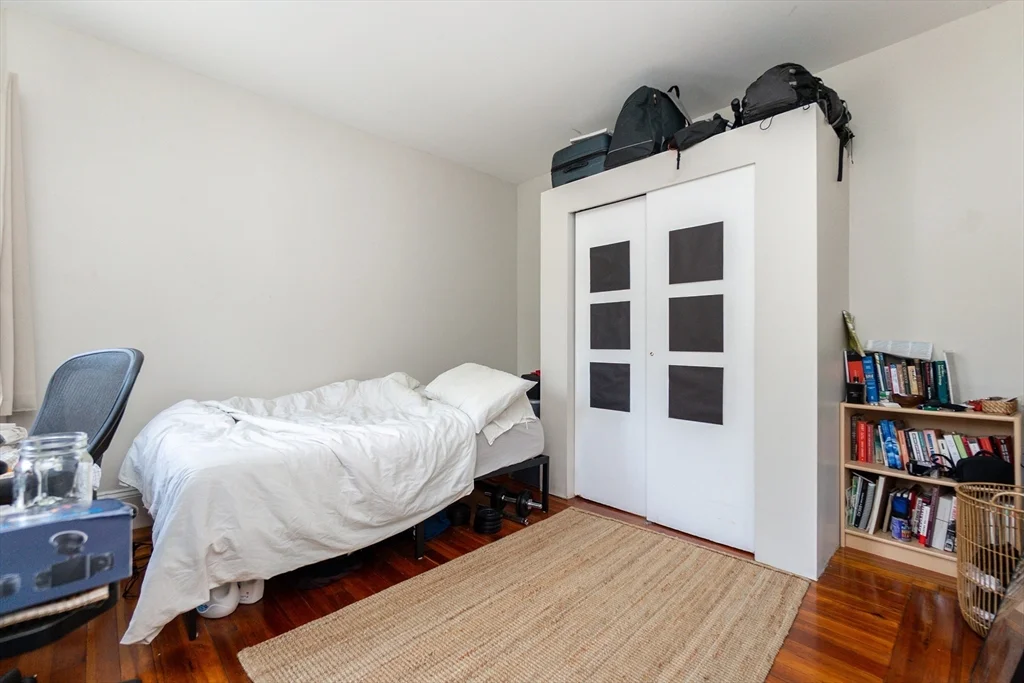 24 Aberdeen Rd, Powder House Square