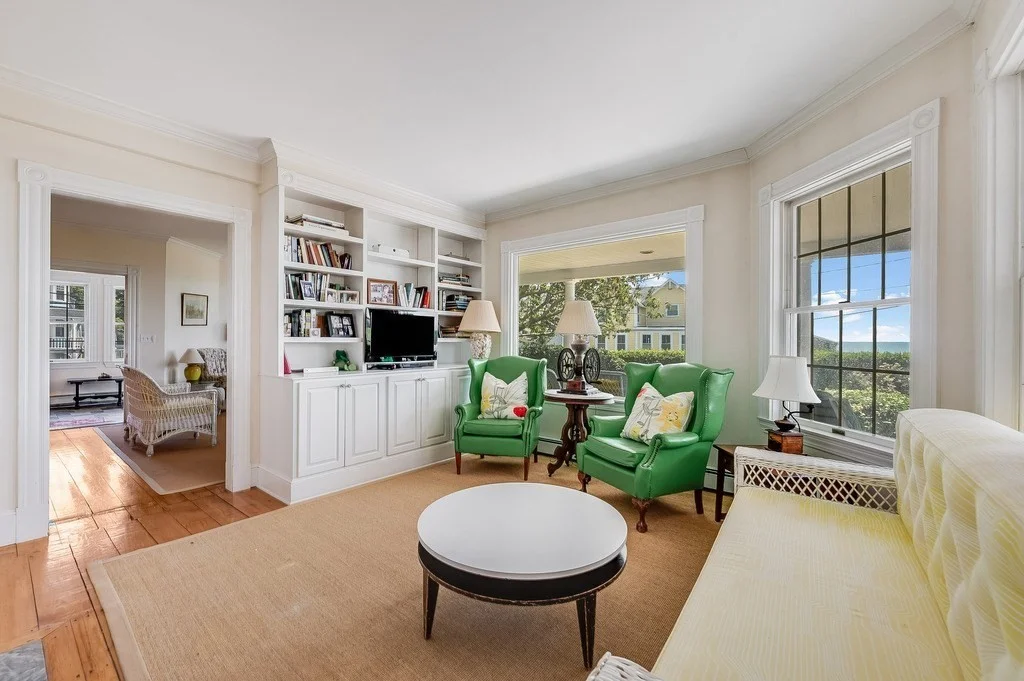 4 Spray Ave, Marblehead