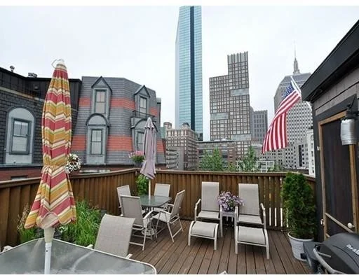 17 Cazenove St, Back Bay