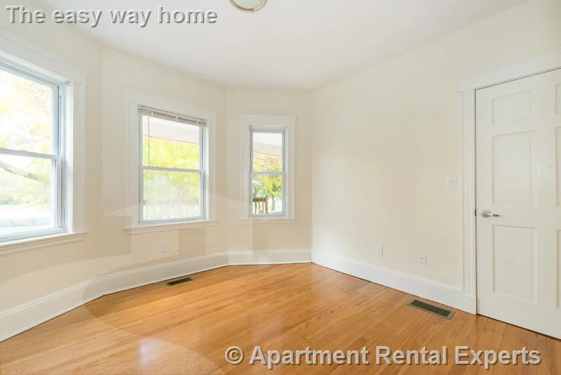 299-301 Alewife Brook Pkwy, Tufts