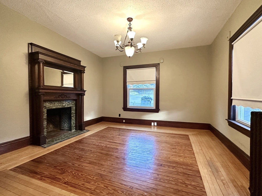 256 Maple St, Fall River