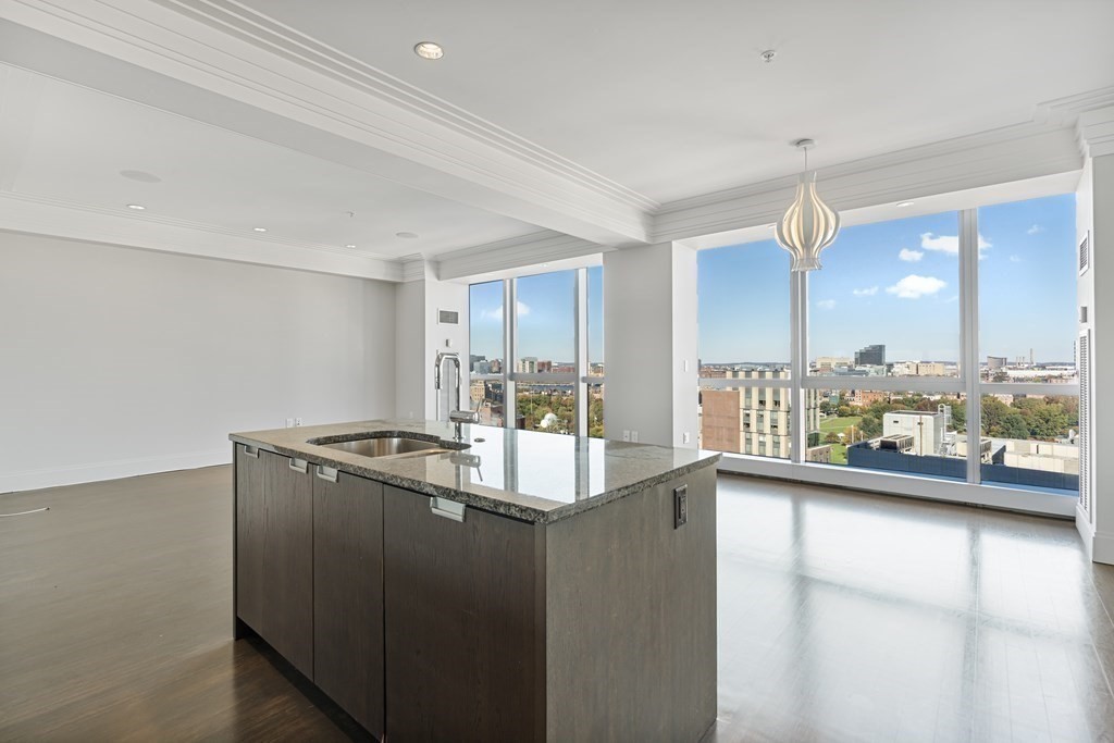 110 Stuart St, Downtown