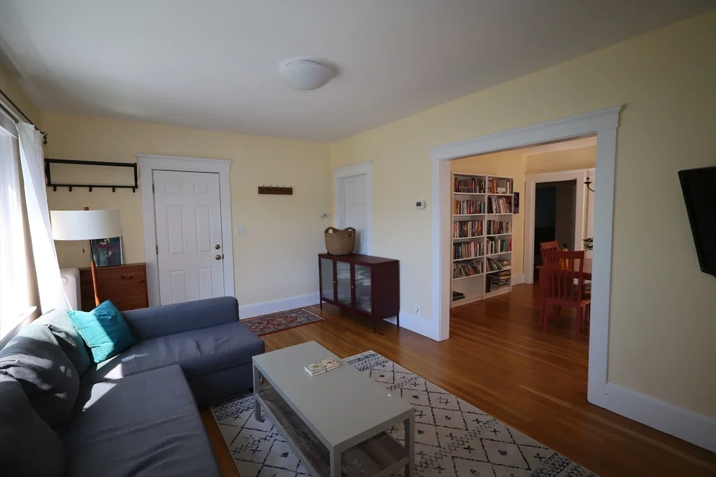 18 Moulton Rd, Arlington Heights