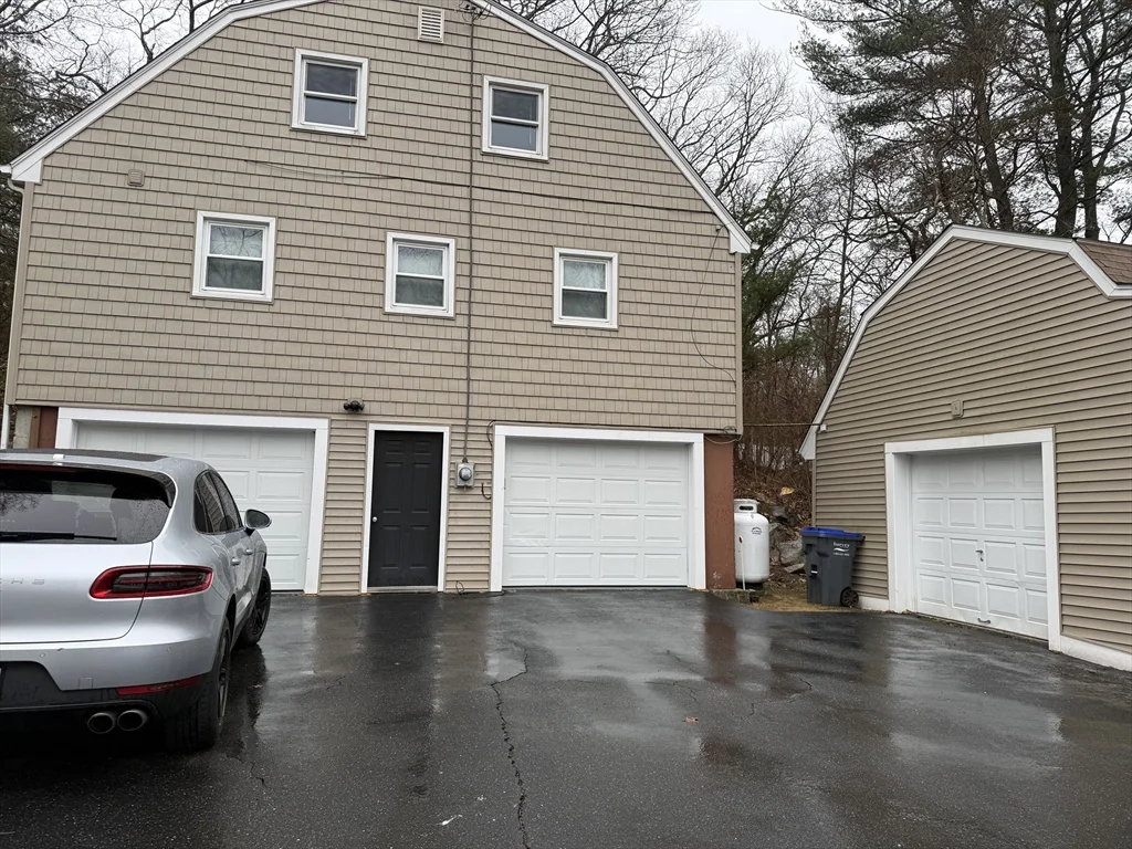 28 Quissett Rd, Mendon