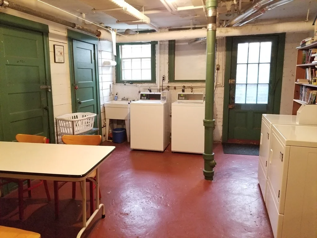 32 Shepard St, Neighborhood Nine