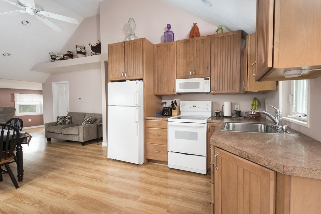 75 Saugus Ave, Saugus