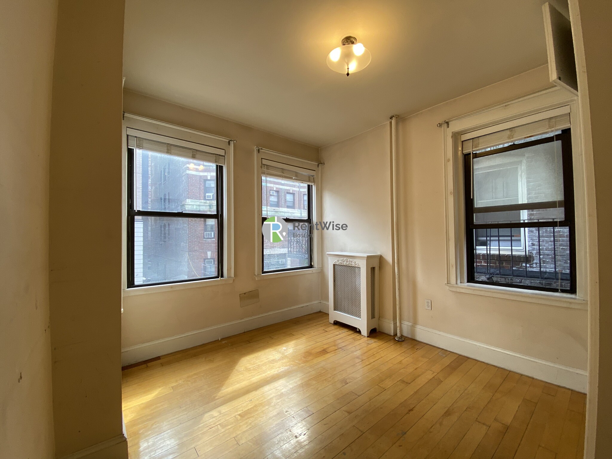 75 Burbank St, Fenway