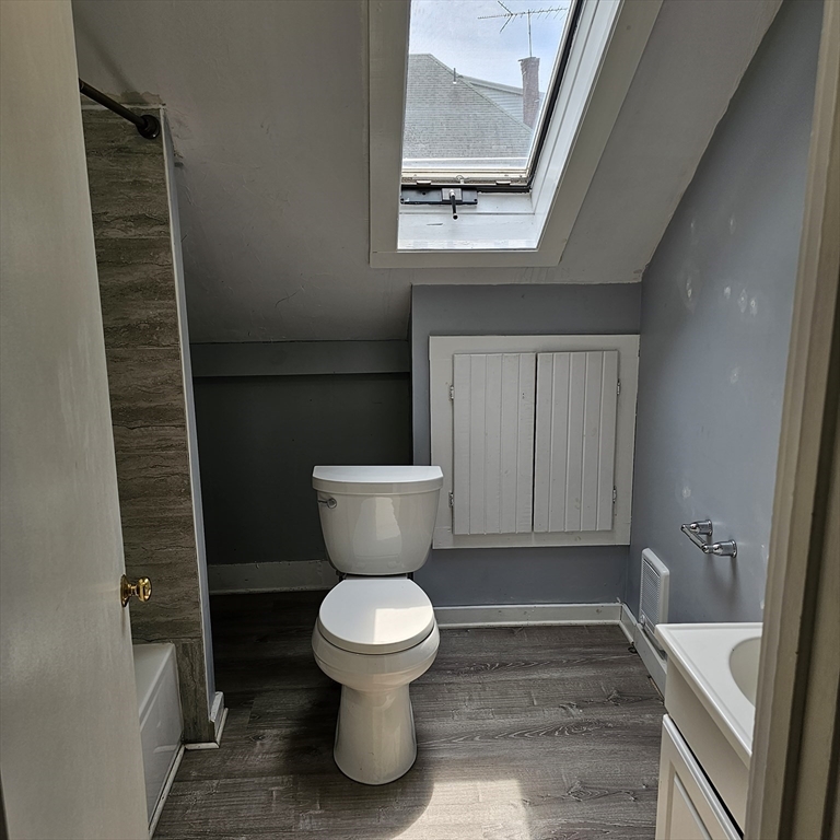 106 Walnut St, Clinton