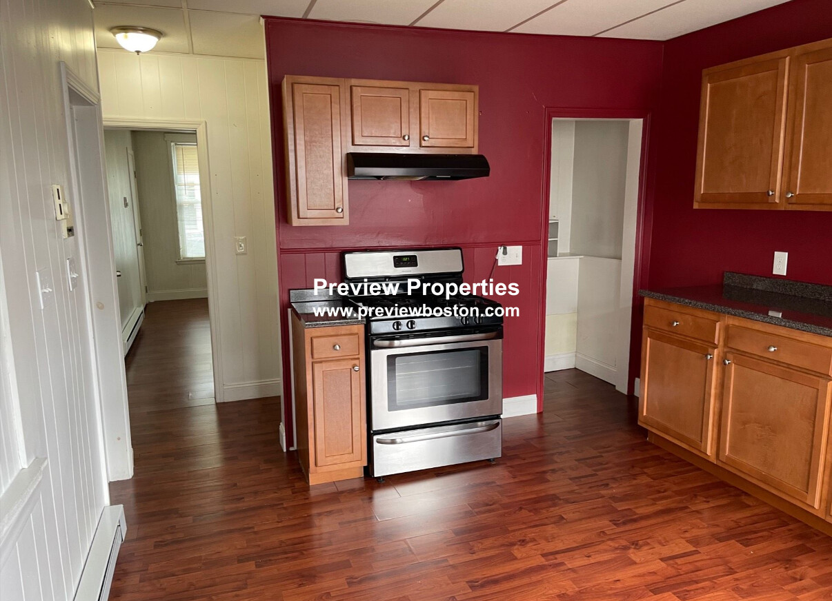 289 Chelsea St, East Boston