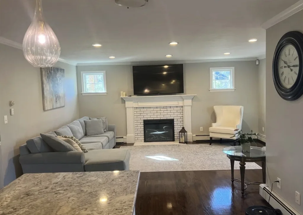 21 Shubert Rd, East Weymouth