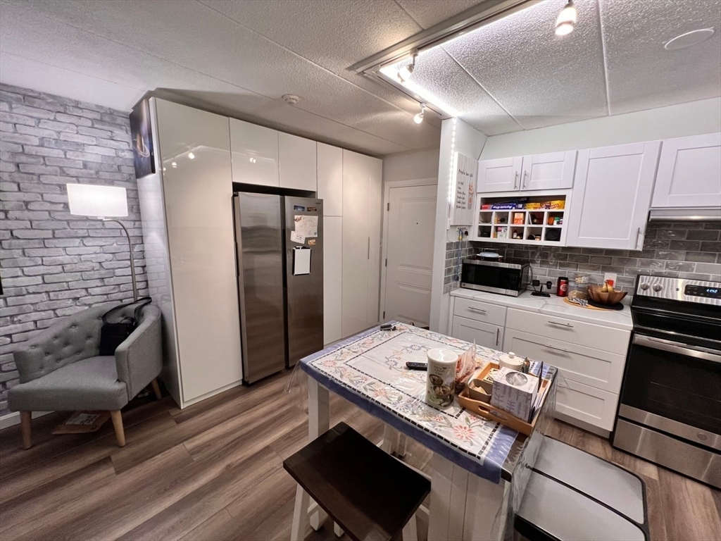 995 Massachusetts Ave, Arlington