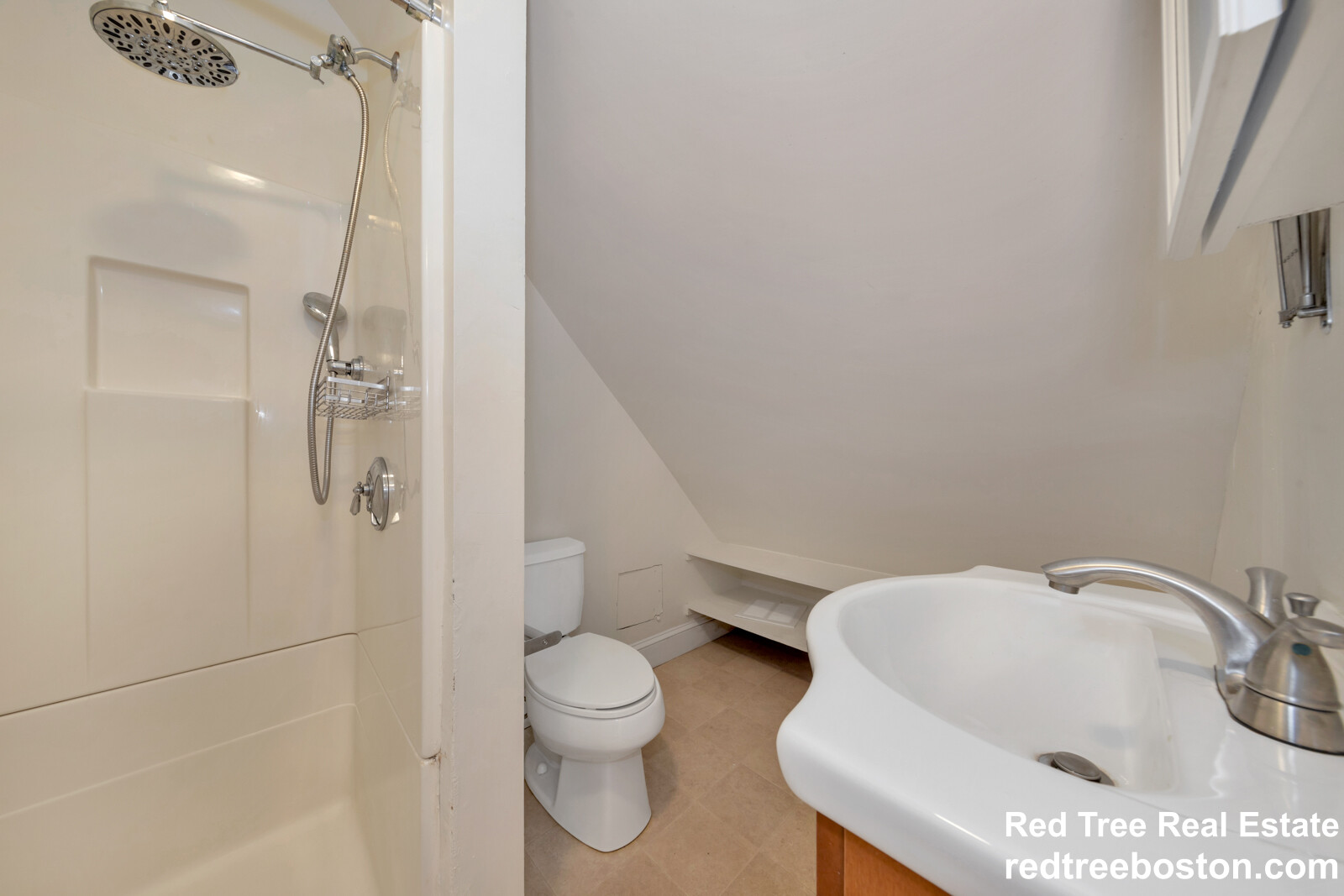 5 Murdock Ter, Brighton