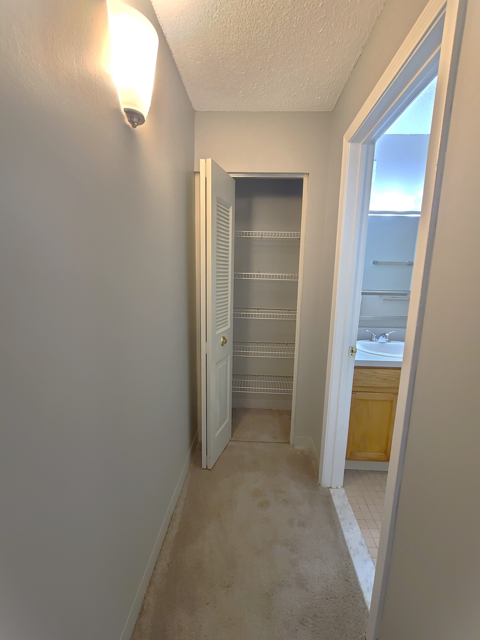 25 South Point Dr, Dorchester