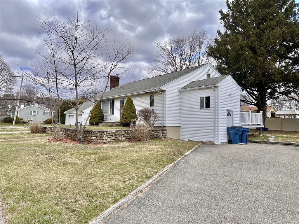 470 Pleasant St, Canton