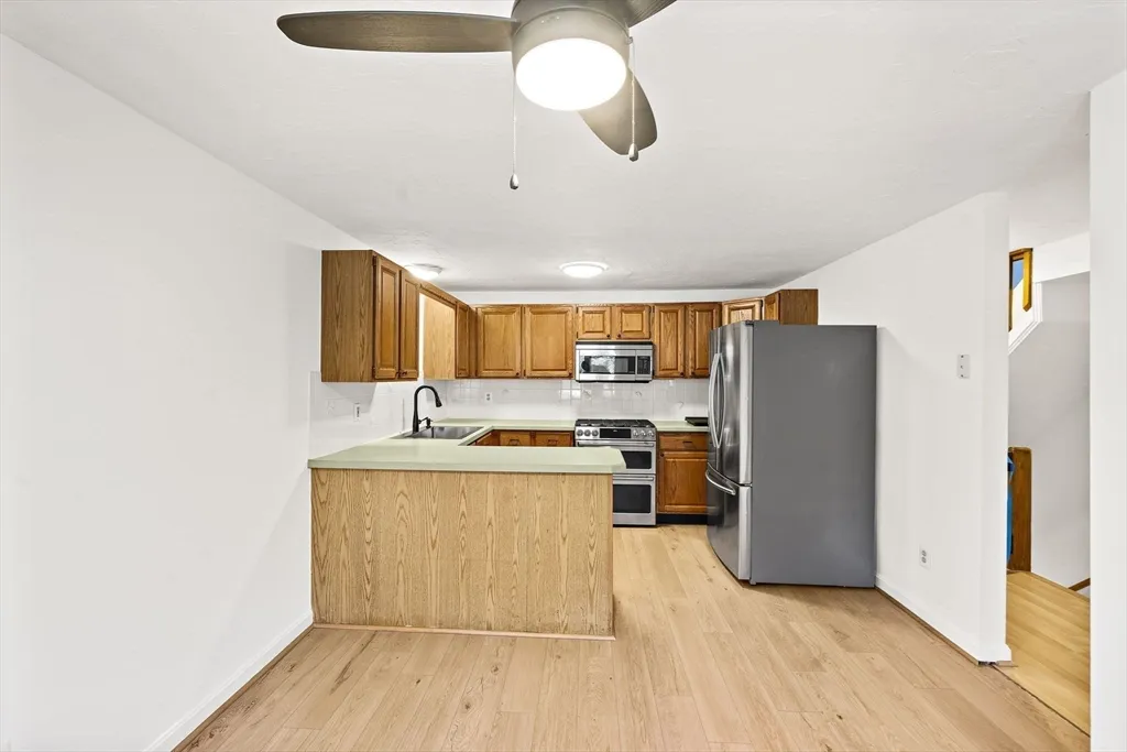 849 Boston Post Rd, E, Marlborough