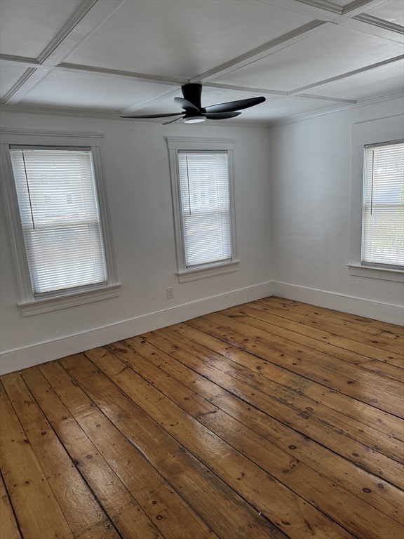 49 Green St, Zip 01830