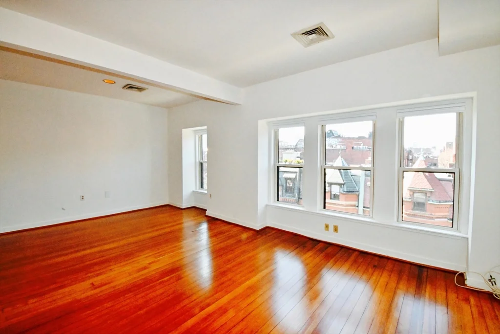 32 Fairfield, Back Bay