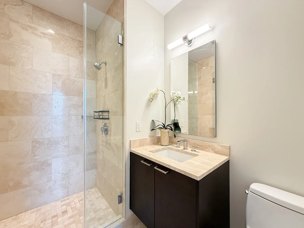 1 Franklin St, Midtown