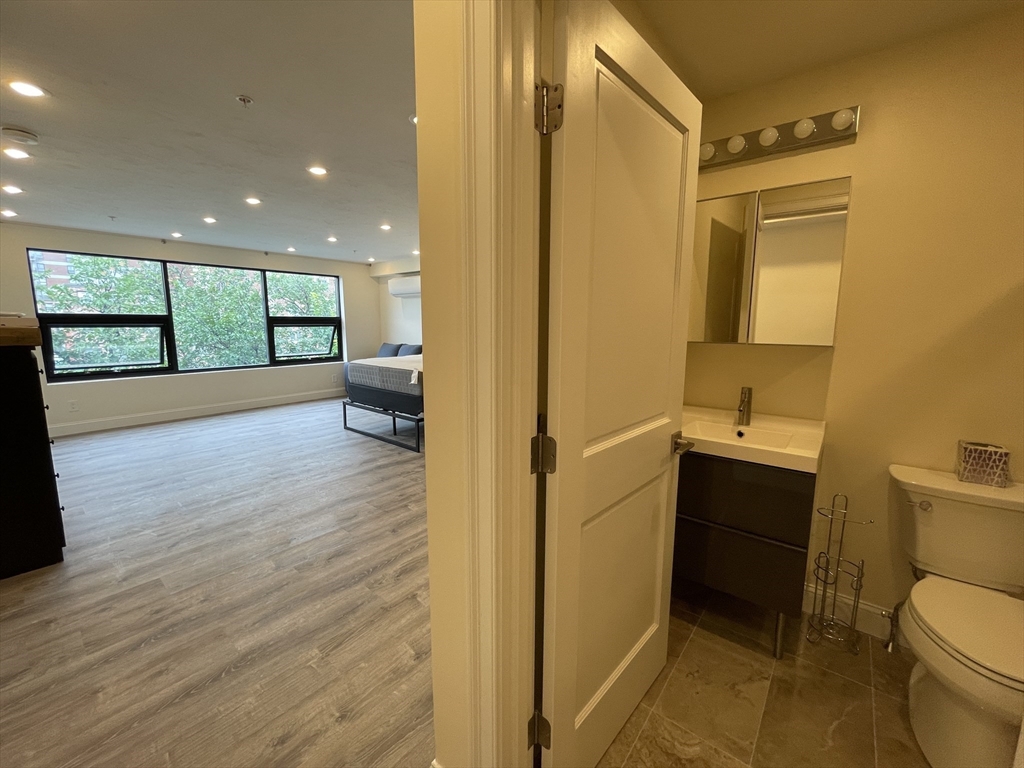 1028 Commonwealth Ave, Boston