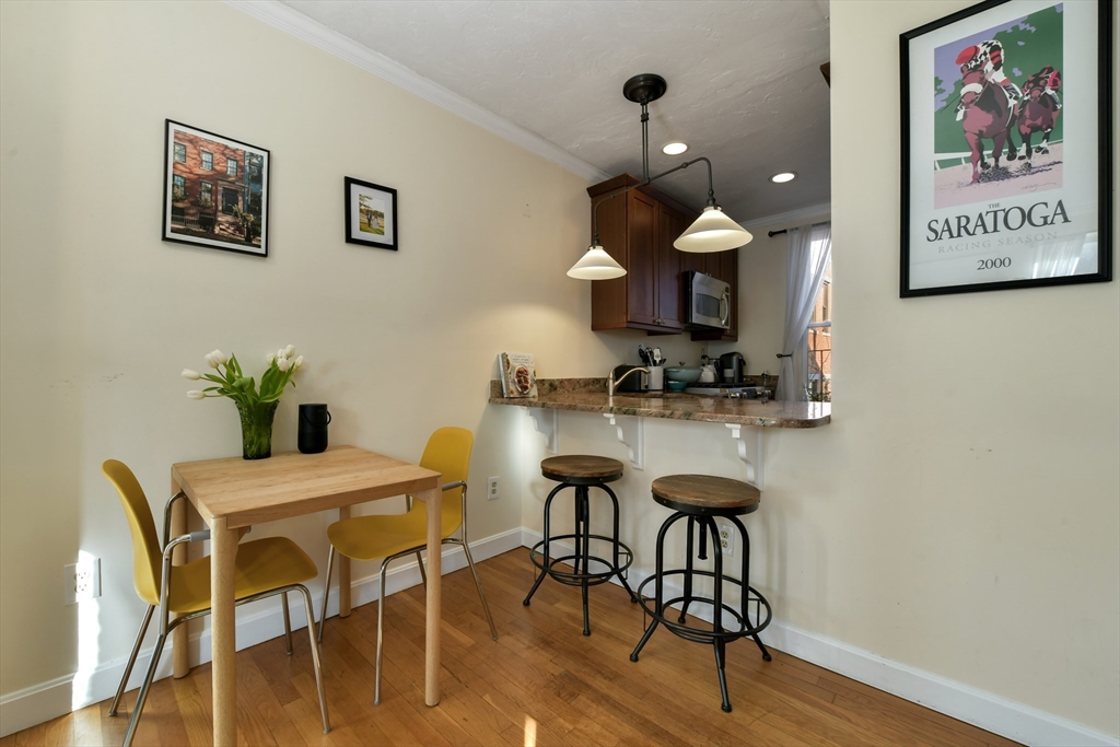 6 Grove St, Beacon Hill