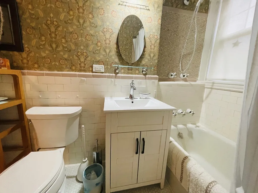 1988 Commonwealth Ave, Brighton