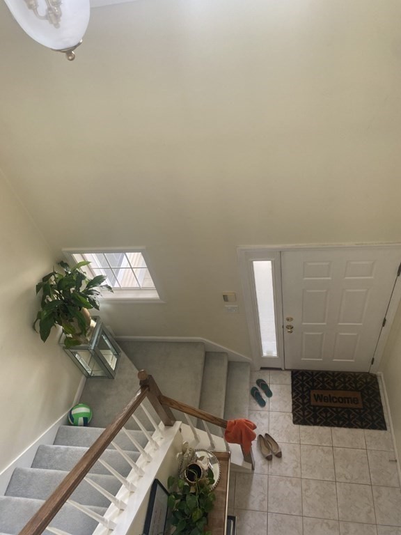 60 Village Dr, Quincy