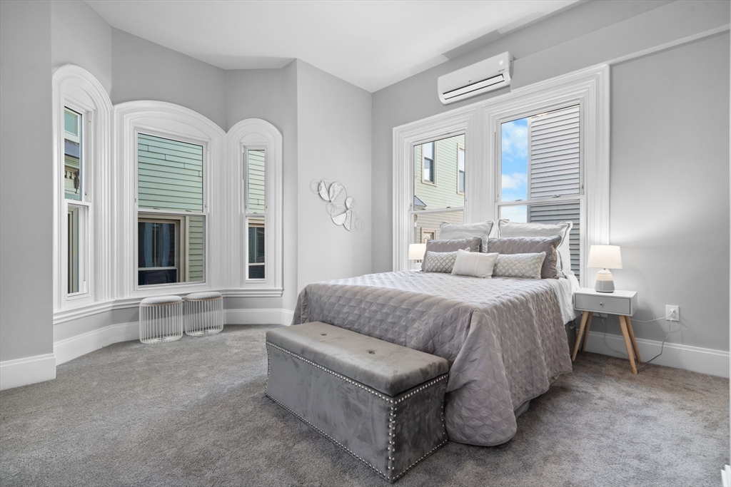 390 Meridian St, Central Square