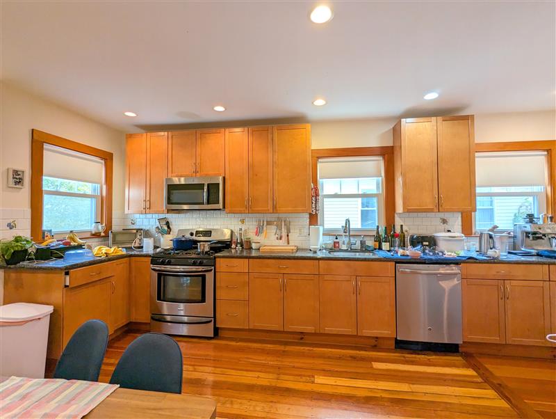 36 Orchard St, Medford