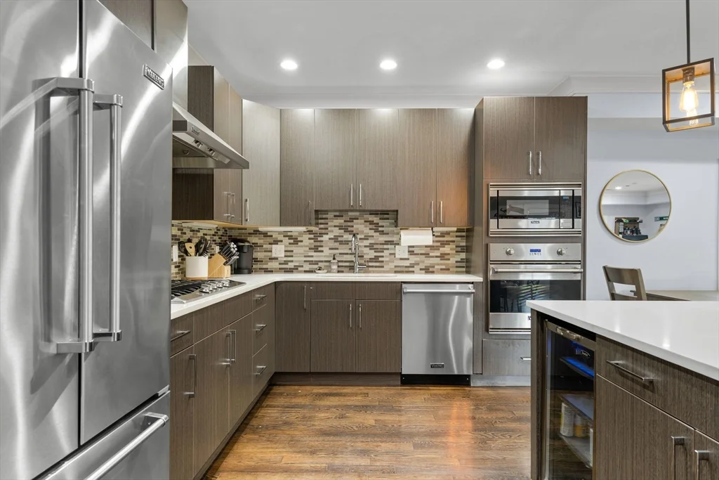 724 E 2nd St, South Boston
