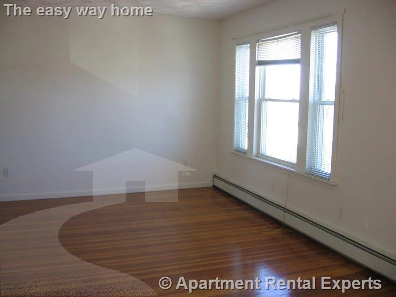 8 Pearl St, Tufts