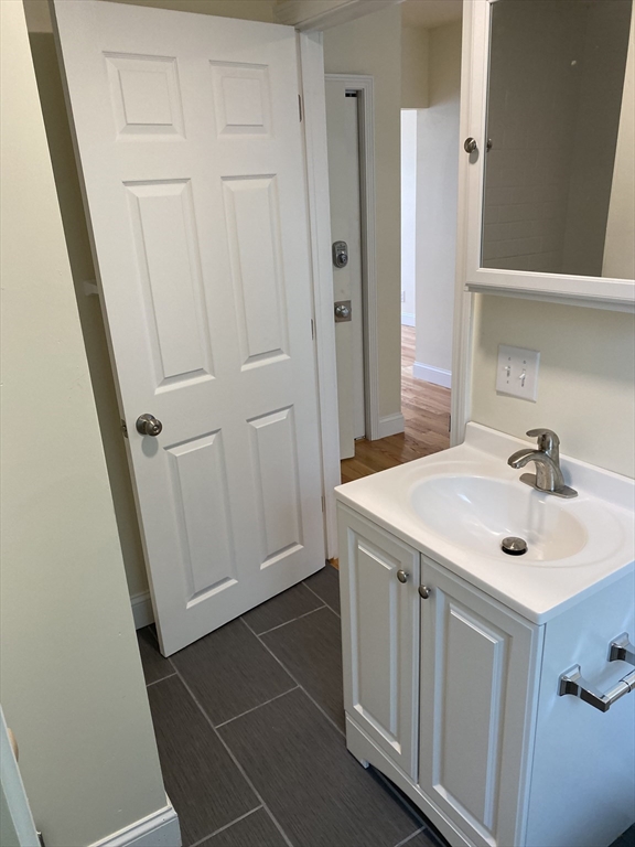 83 Bolton St, South Boston