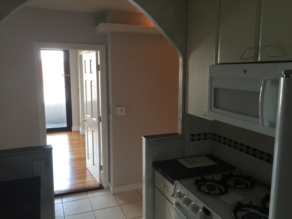 85 E India Row, Waterfront