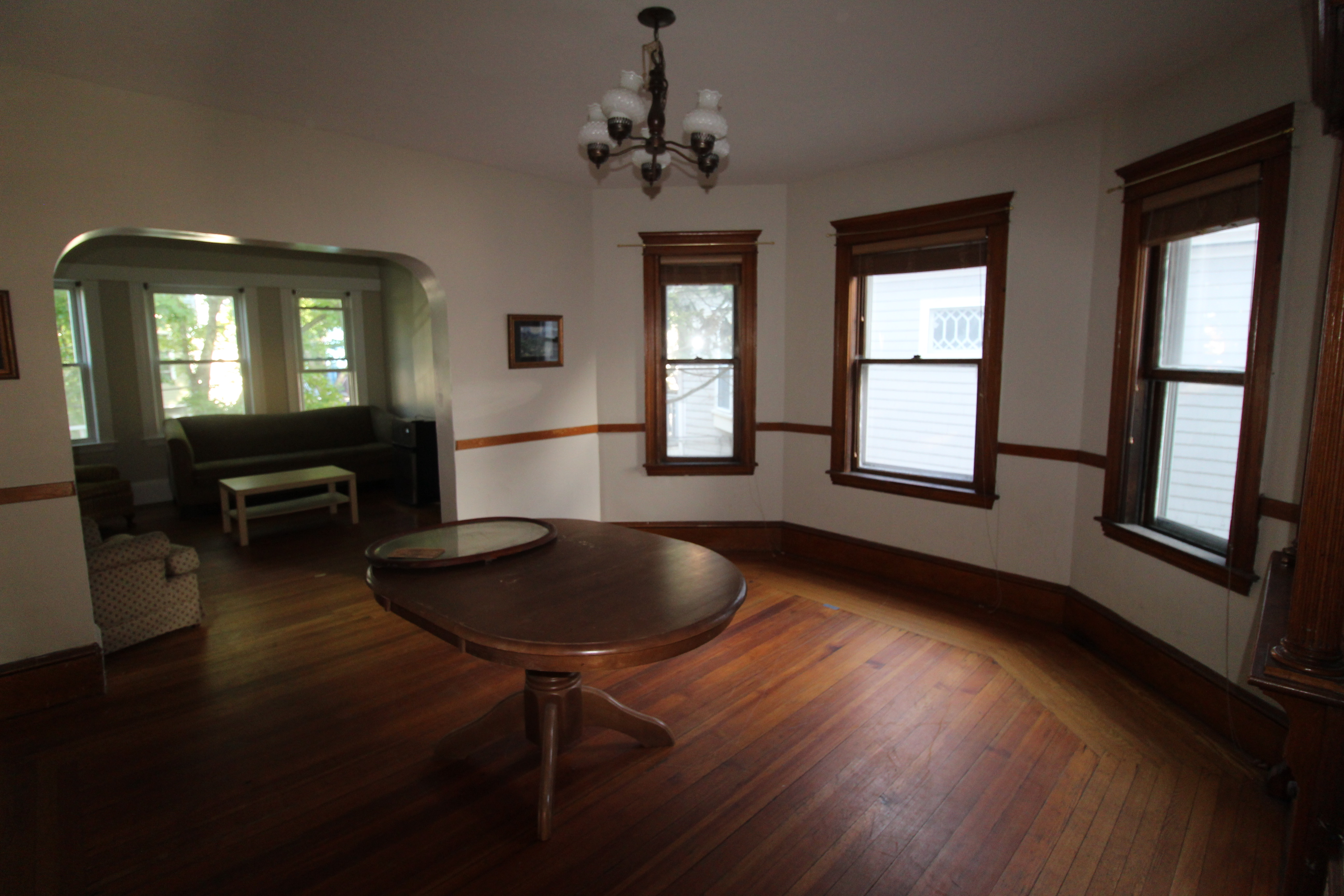 4 bed, 1 bath apartment for rent at 86 Bromfield Rd Unit 2, Tufts — photo 2 of 3