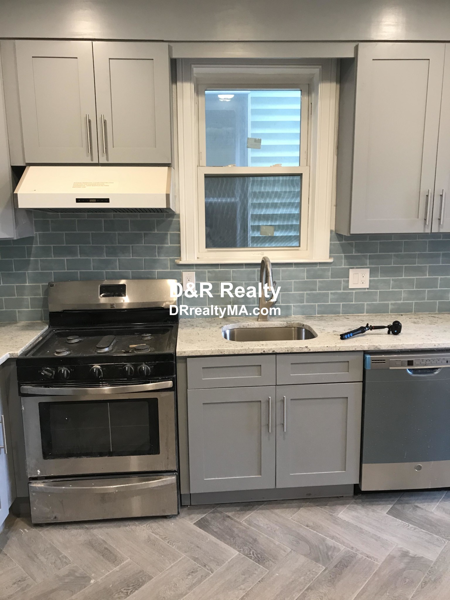 3 bed, 2 bath apartment for rent at 86 Norfolk St Unit 2, Cambridgeport — photo 2 of 20